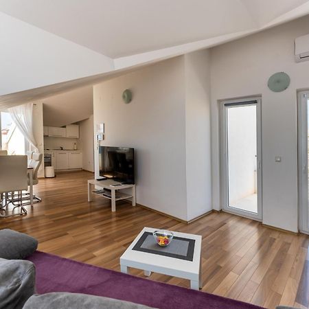 Apartments Barbati ノヴァリャ エクステリア 写真