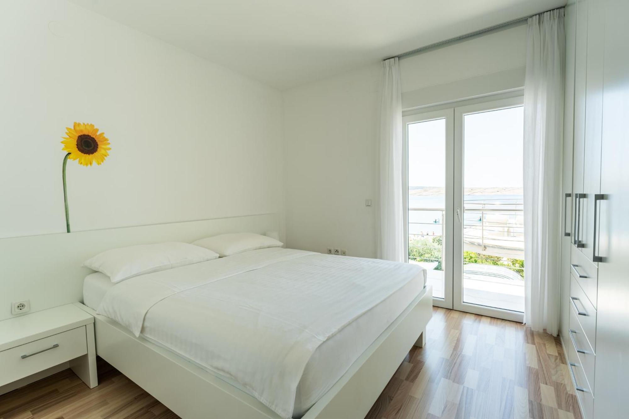 Apartments Barbati ノヴァリャ エクステリア 写真