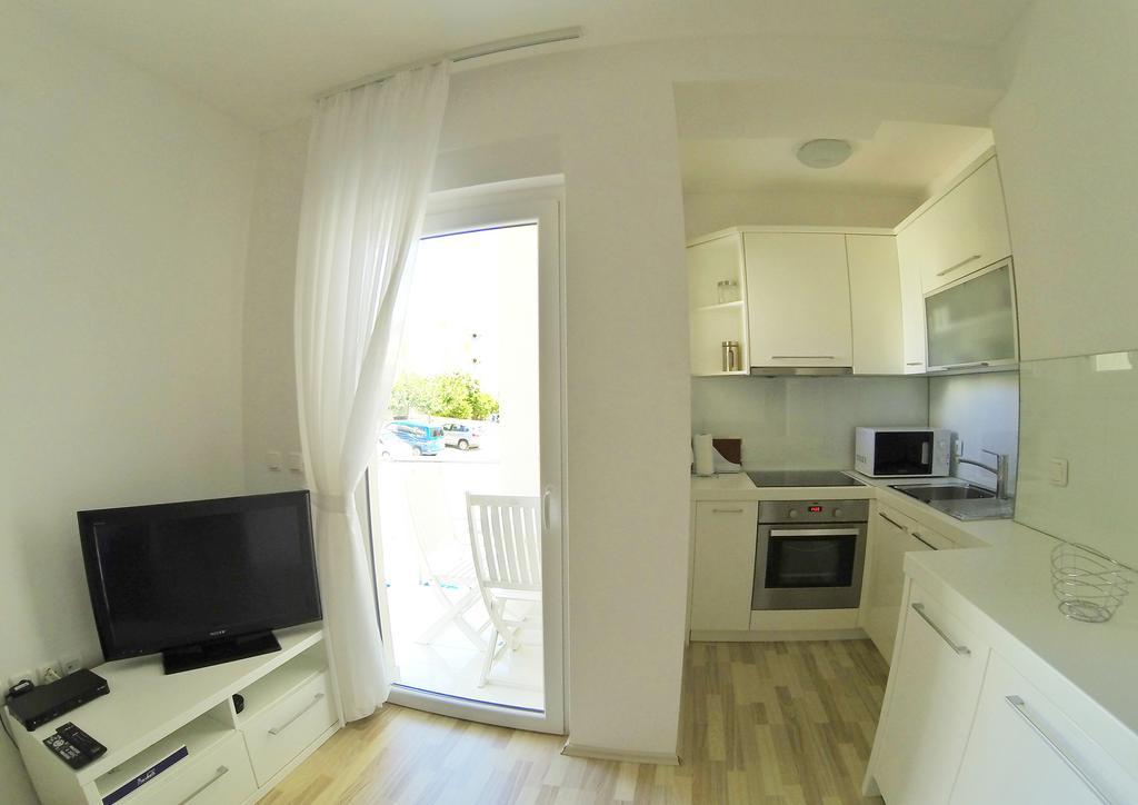 Apartments Barbati ノヴァリャ エクステリア 写真