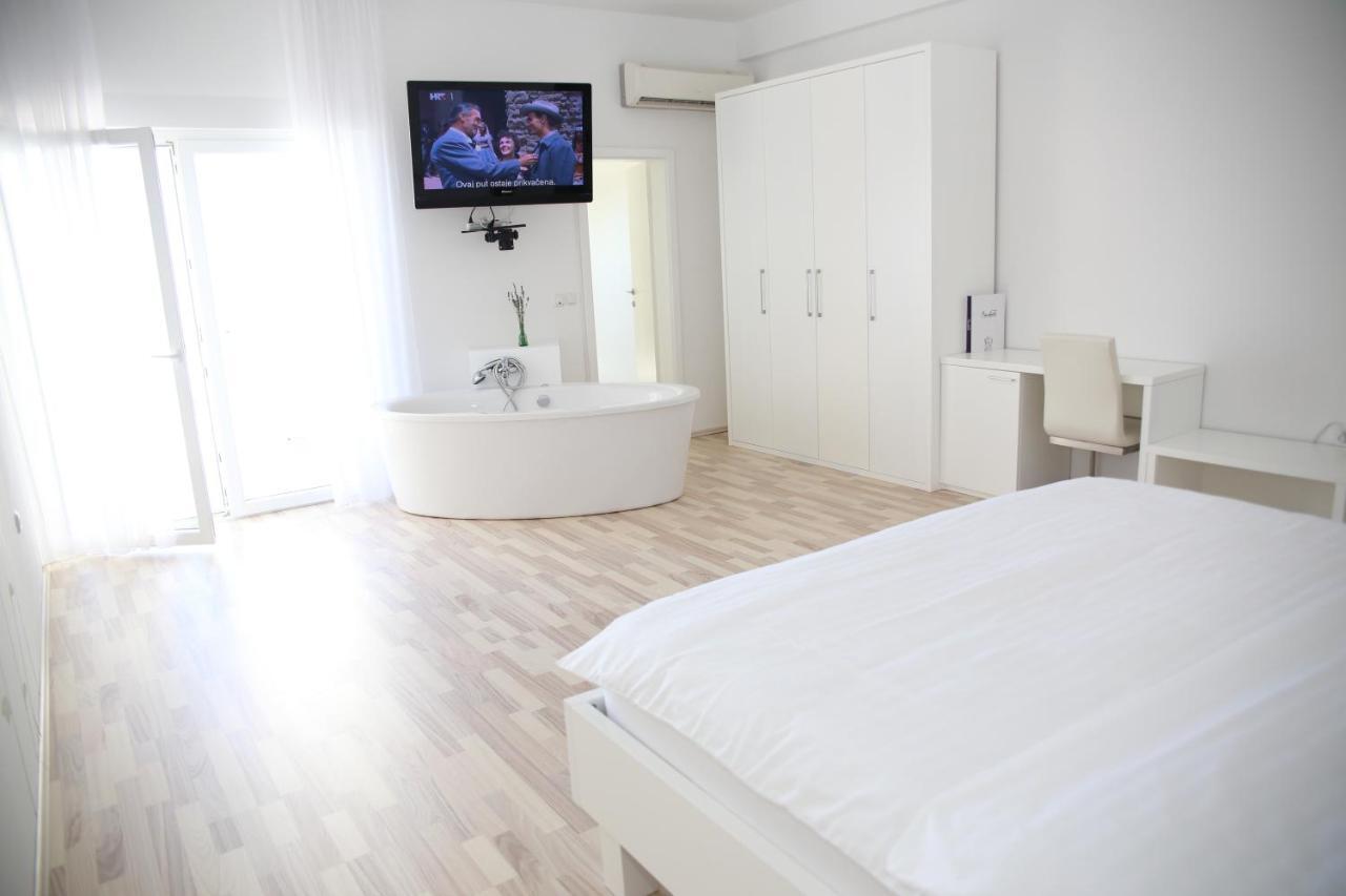 Apartments Barbati ノヴァリャ エクステリア 写真