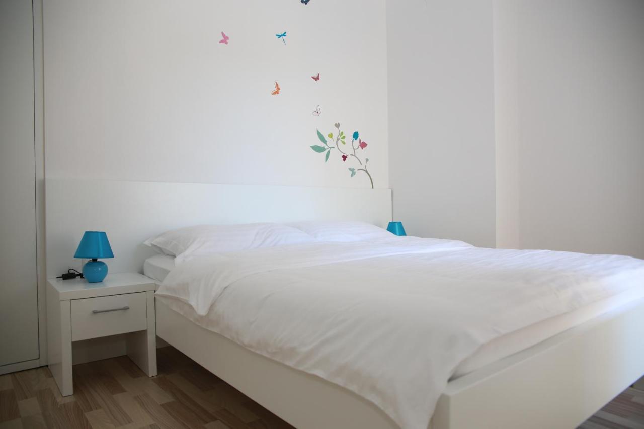 Apartments Barbati ノヴァリャ エクステリア 写真